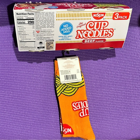 Nissin Cup Noodles Knee High Socks Bundle - Picture 2 of 4
